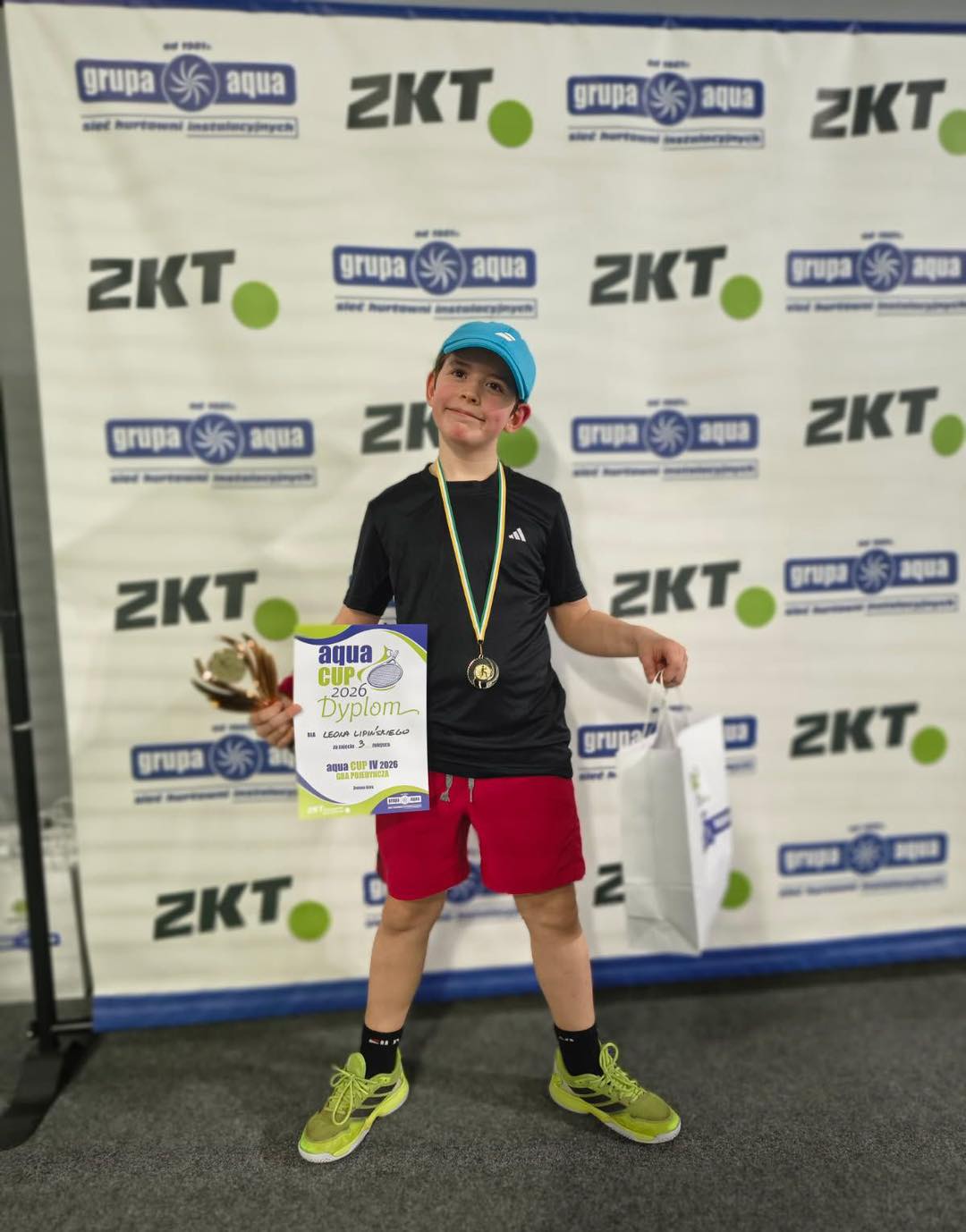 Leon Lipiński z medalem po turnieju tenisowym w Zielonej Górze