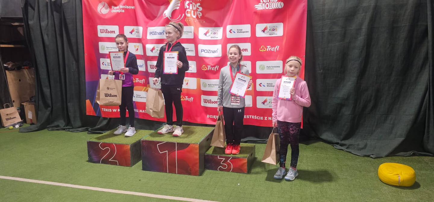 Majka Piasek podczas dekoracji turnieju Tenis 10 na kortach Olimpii