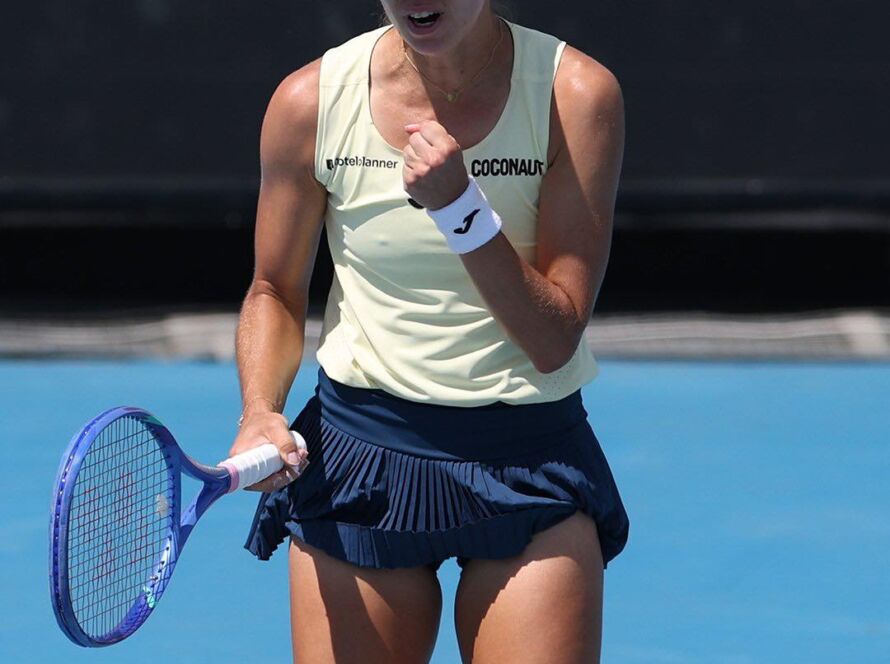 Magda Linette w trakcie meczu Australian Open w Melbourne - zawodniczka AZS Poznań celebruje punkt